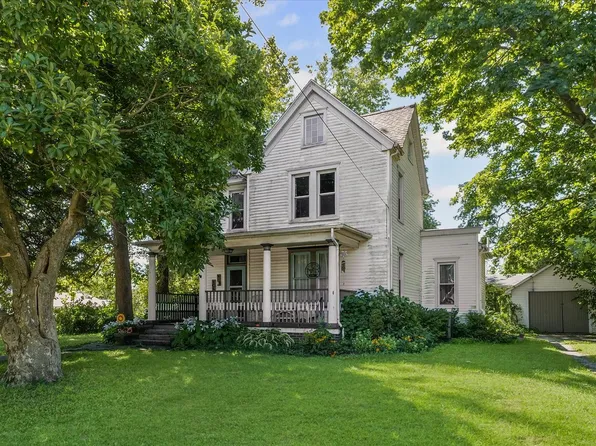 205 E Cole St, Heyworth, IL 61745