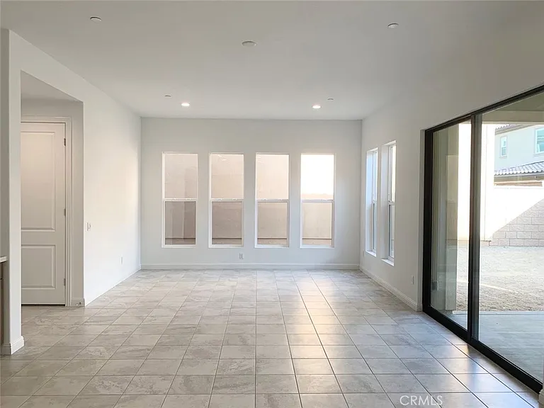 20816 Pine Cone Cir — Photo 7