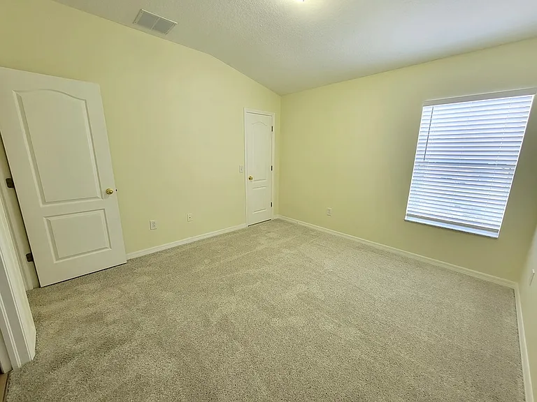16414 Swan View Cir — Photo 13