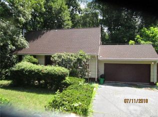 26 Mallory Rd, Spring Valley, NY 10977