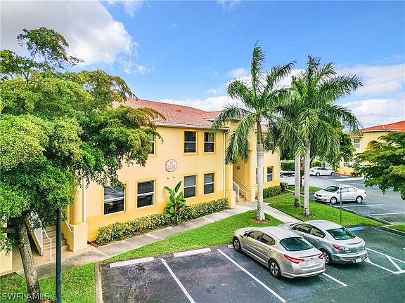4th image of 4241 Bellasol Cir APT 1911