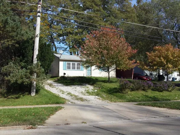 1116 High St, Fairport Harbor, OH 44077