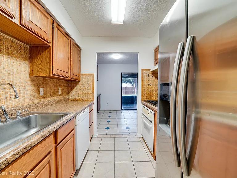 4009 N Garland Ave #3 — Photo 12