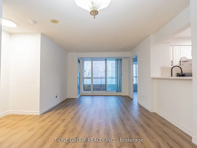 29 Pemberton Ave #605 — Photo 4