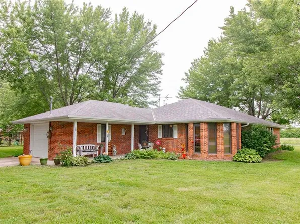 403 W Chestnut St, Holden, MO 64040