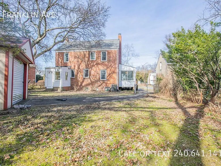 8 Franklin Ave — Photo 37