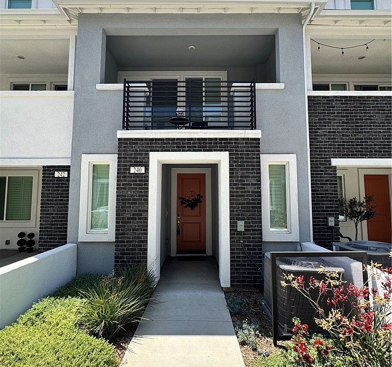 1st image of 240 Lockhart Way