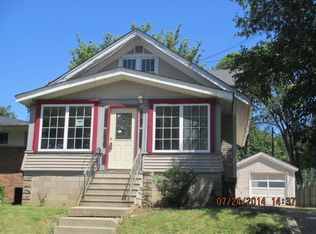 693 N Lincoln Ave, Aurora, IL 60505