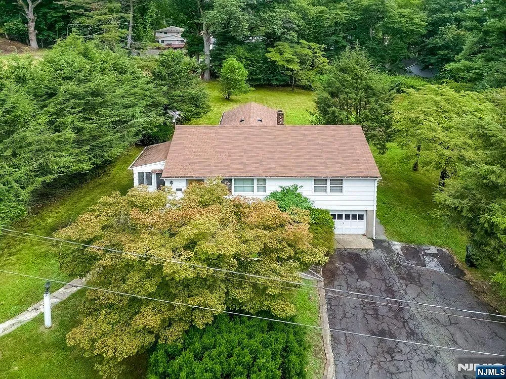 4 Schubert Ln photo 1