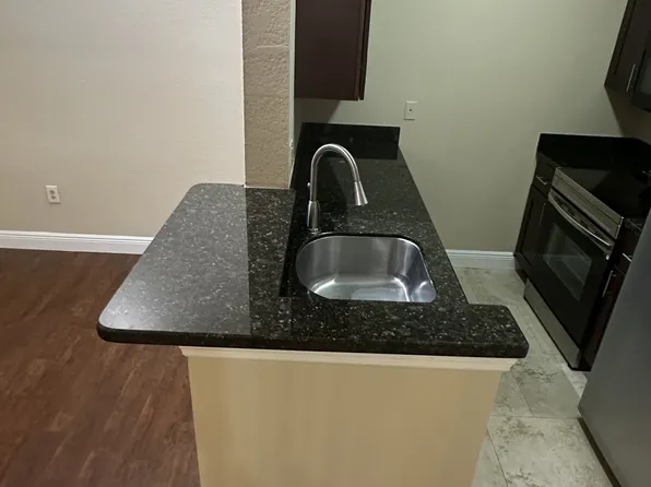 2850 N Oakland Forest Dr APT 208, Fort Lauderdale, FL 33309