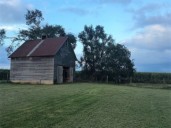 4th image of 1732 County Road 1800 N