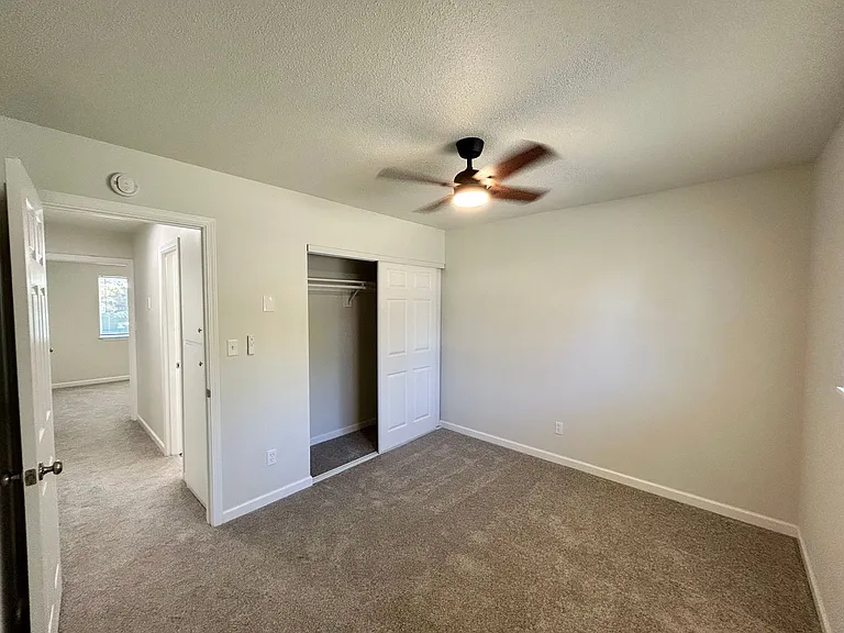 210 SW 142nd Ave — Photo 21