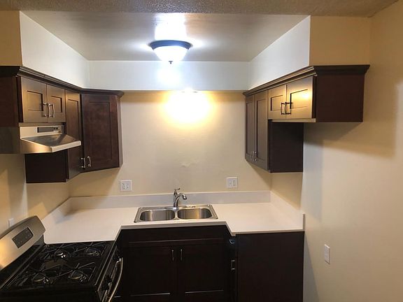 3rd image of 729 N Park Ave APT 23