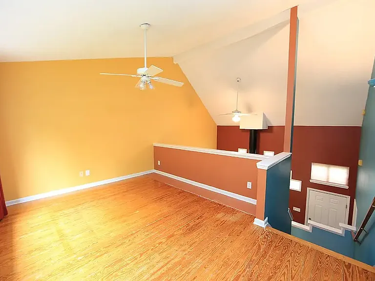505 Fostoria Ct — Photo 6