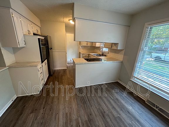 3rd image of 13417 Lowell Ave