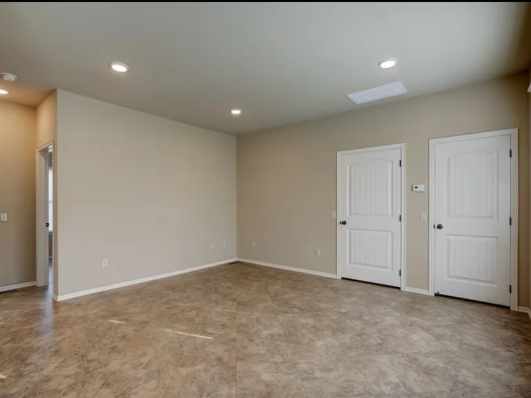 204 W Stonebrook St #204 — Photo 6