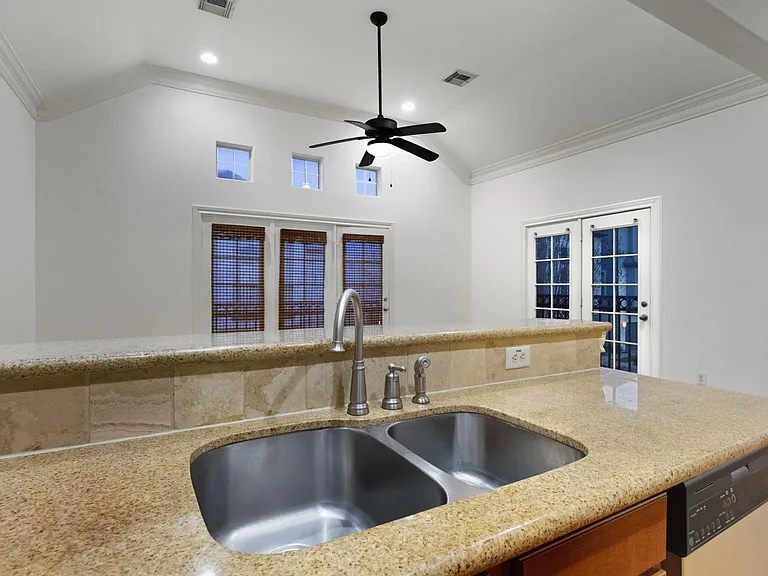 1303 Sherwood Point Ln — Photo 25