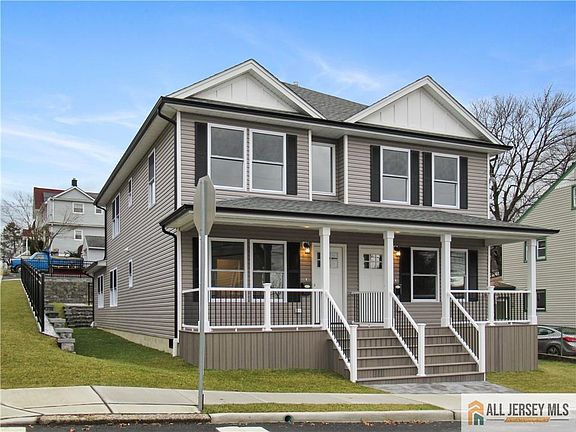 3rd image of 502 Alpine St #2