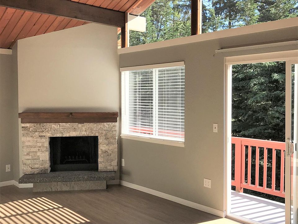 1st image of 16425 NE 91st St #10