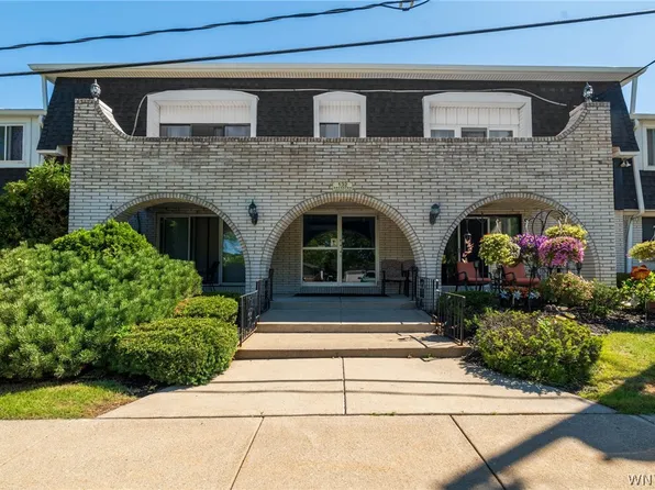 132 Harrogate Sq APT E, Buffalo, NY 14221