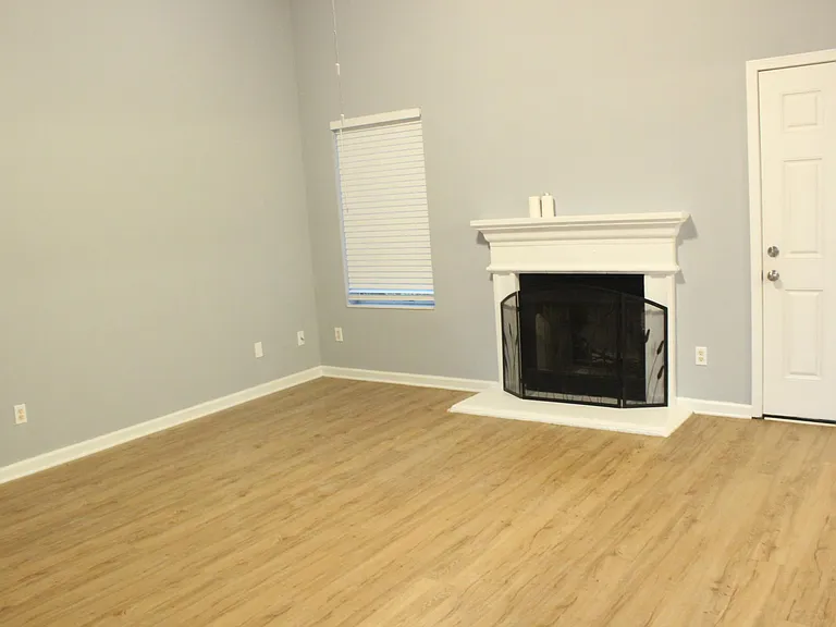 2266 Charleston Pointe SE — Photo 5