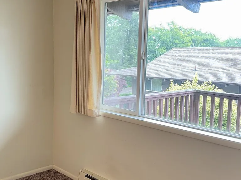 400 Beacon Hill Dr #12 — Photo 9