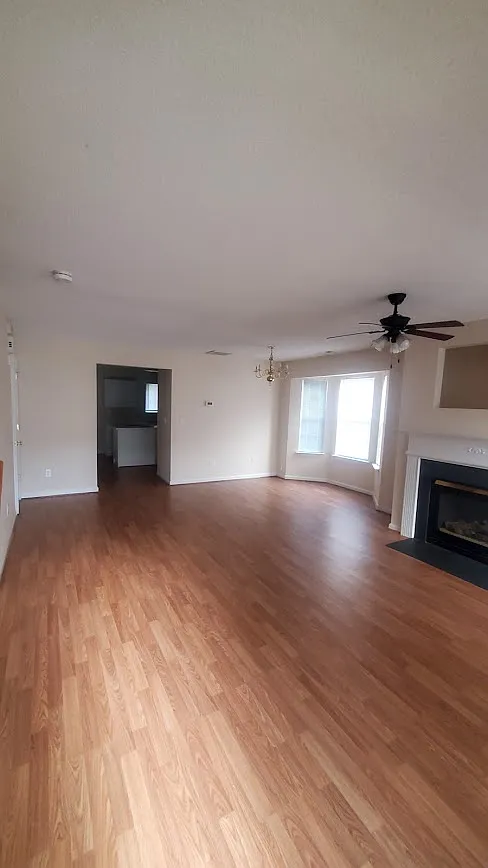 3 bed, 2.5 bath, 1736 sqft, $1,850 — Photo 2