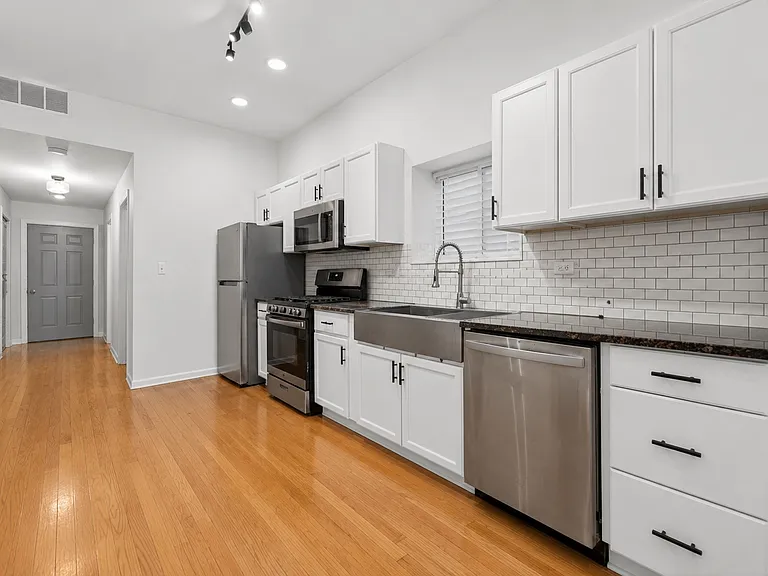 3115 N Oakley Ave #1 — Photo 8