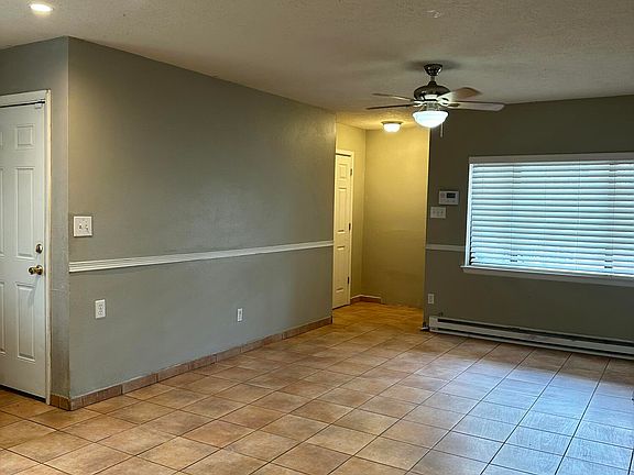 3rd image of 6027 Redlands Rd NW
