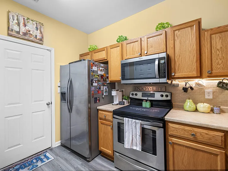 1210 Hadel Pl — Photo 9