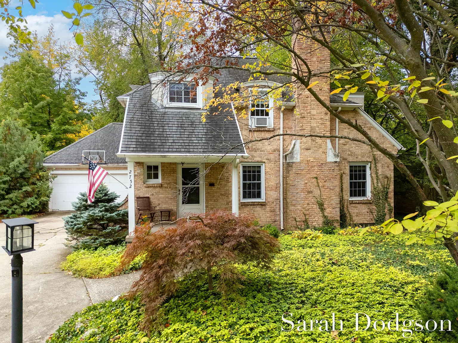 2752 Maplewood Dr SE photo 1