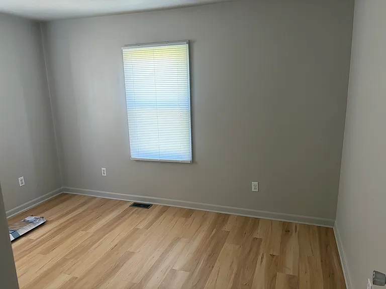 1422 Sorin St — Photo 5
