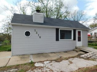 1316 Locust St, West Des Moines, IA 50265