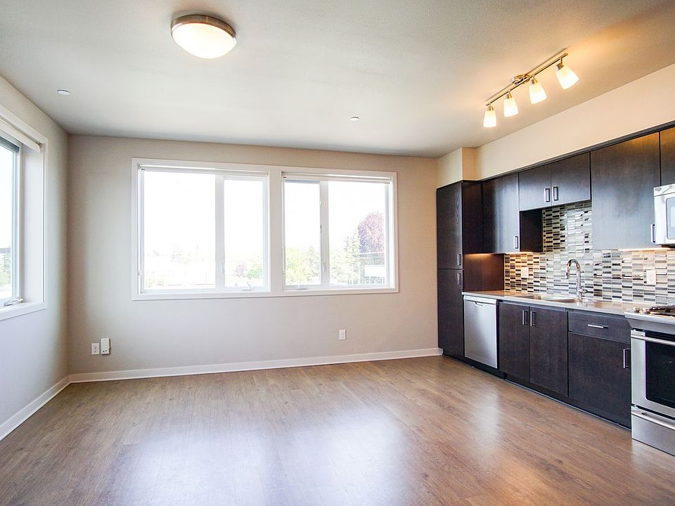 1st image of 2250 NE Glisan St APT 404