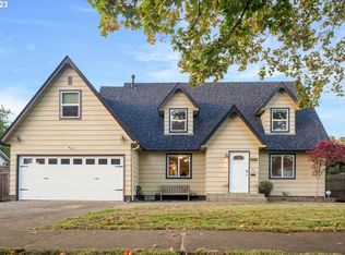 1522 Ash Ave, Cottage Grove, OR 97424