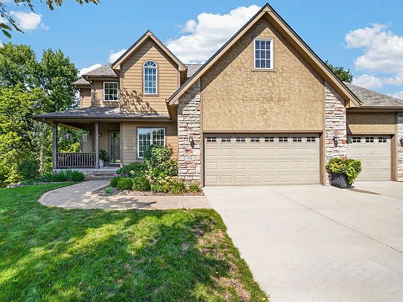 2nd image of 706 NE 40th Ct