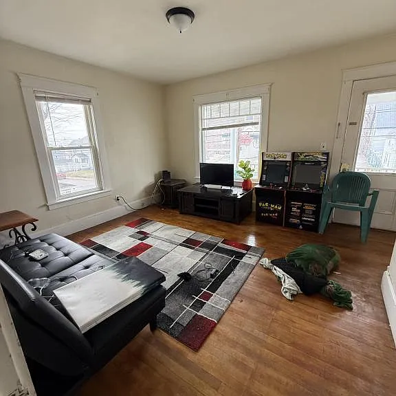 172 Grafton St — Photo 6