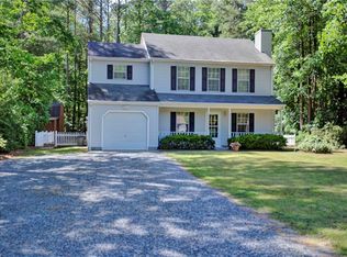 8090 Kitchener Dr, Gloucester, VA 23061