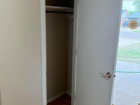 3rd image of 5731 37th St