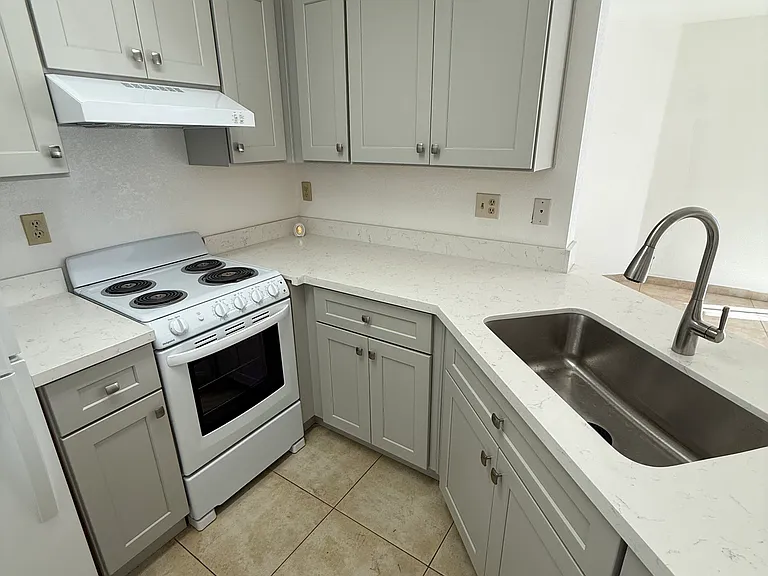 440 Elm Dr #103 — Photo 11