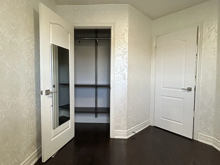 3484 Eglinton Ave W — Photo 23