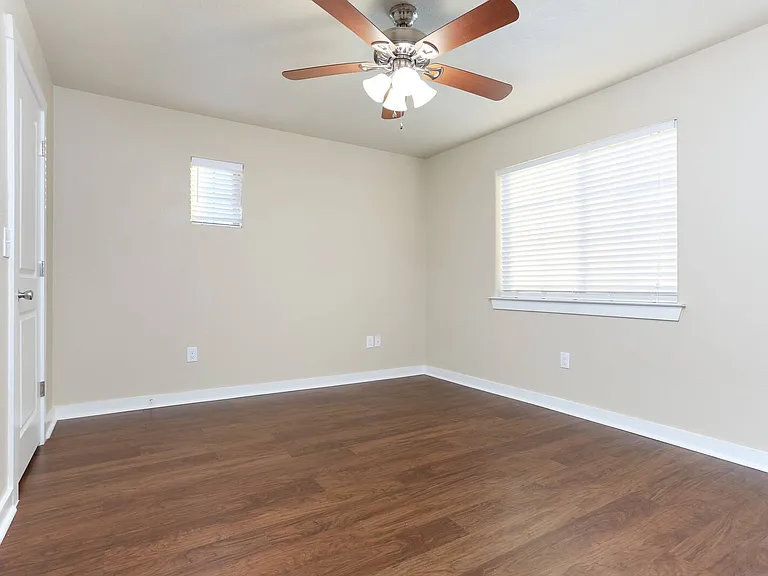 211 Circle Ct — Photo 17