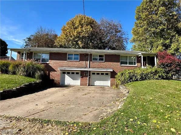 937 Reservoir Dr NE, Massillon, OH 44646
