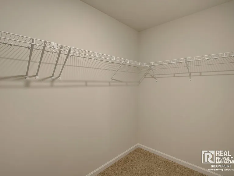 298 Watersglen Dr — Photo 18