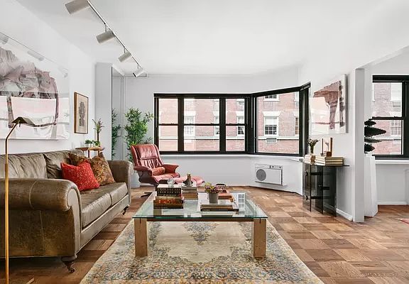 3rd image of 20 Sutton Pl S APT 9D
