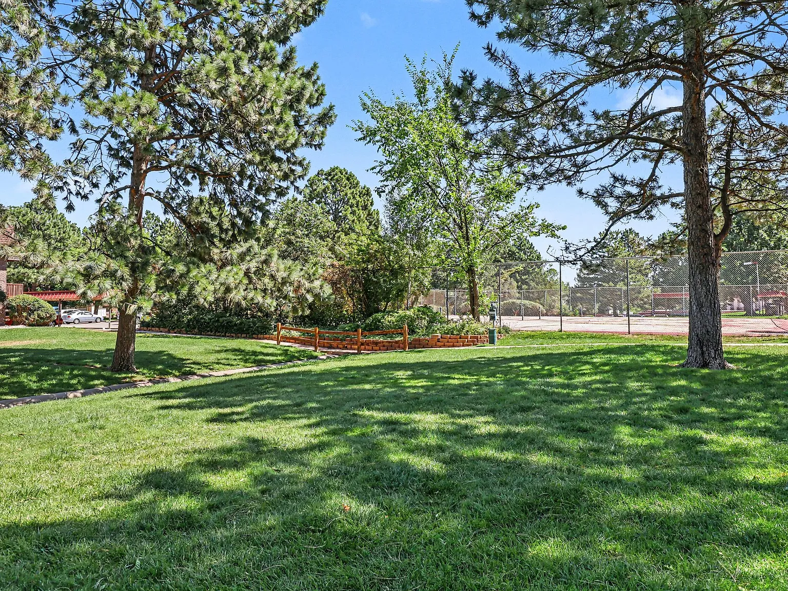 2 bed, 1.5 bath, 975 sqft, $1,500 — Photo 4