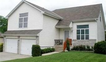 1st image of 909 NW Heatherwood Dr