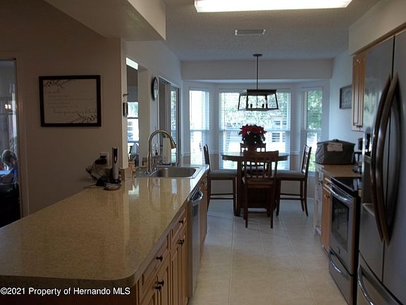 5th image of 2233 Dove Hollow Dr