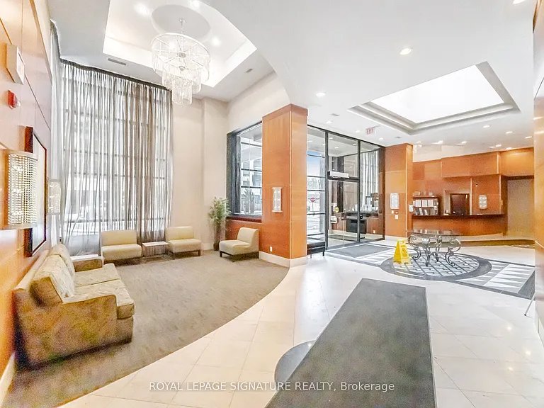 153 Beecroft Rd N #Penthouse 109 — Photo 4
