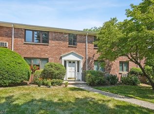 93D Troy Dr BLDG 12 #D, Springfield Twp., NJ 07081